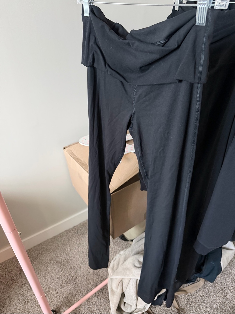 ALO soft sculpt fold over flares full length